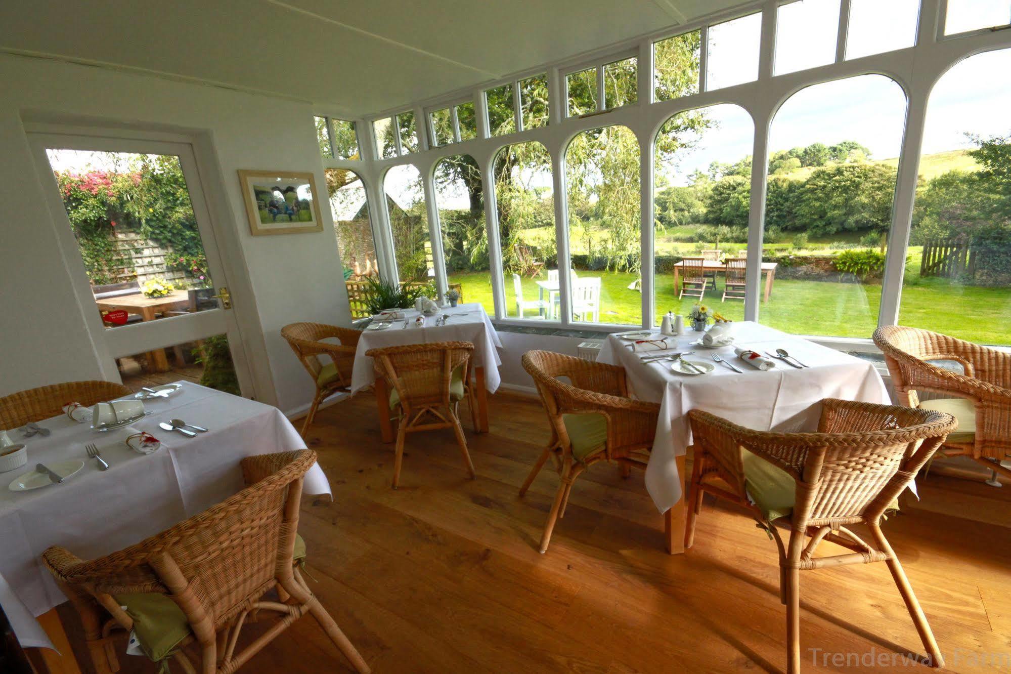 Trenderway Farm Panzió Looe Kültér fotó