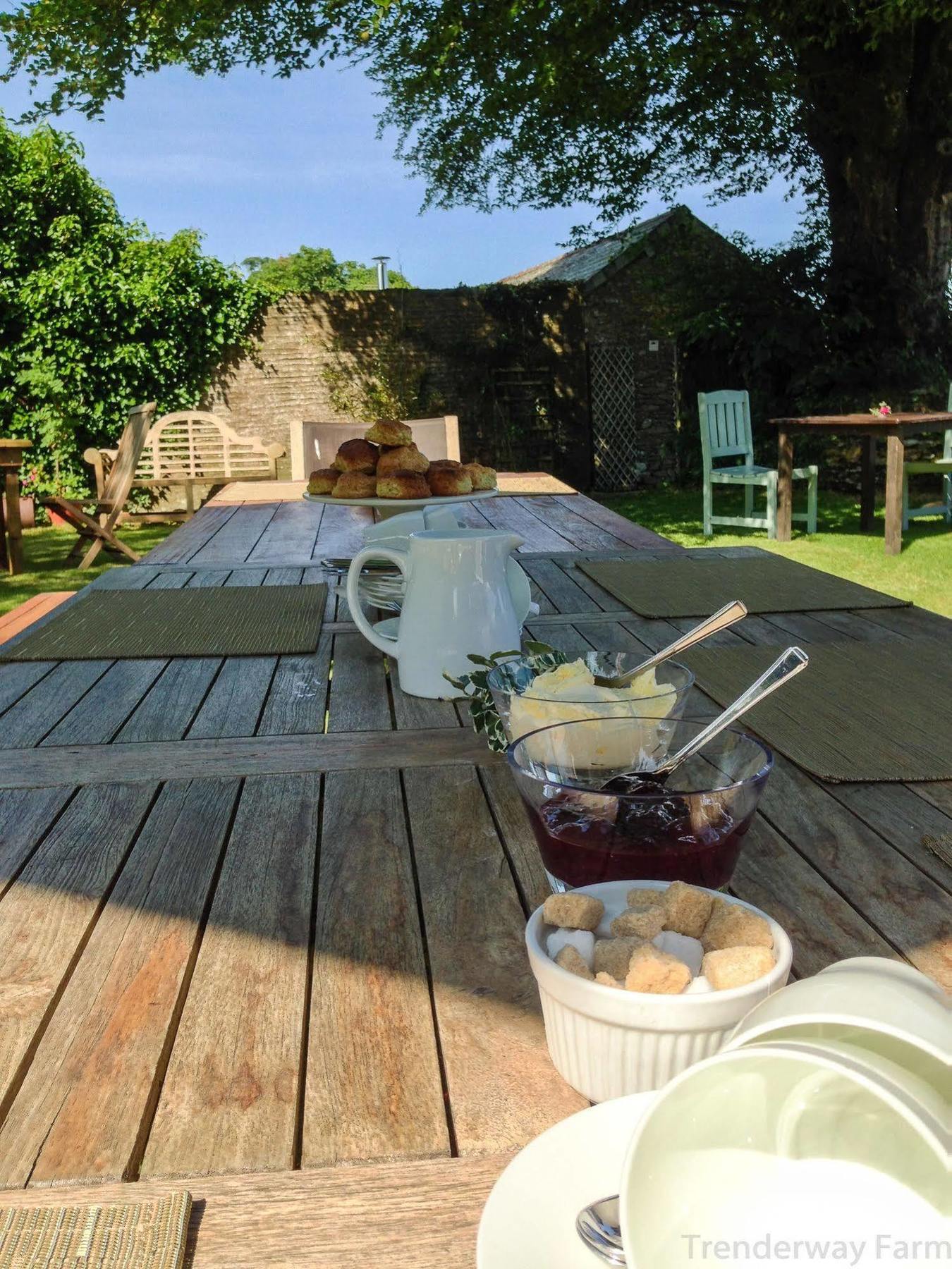 Trenderway Farm Panzió Looe Kültér fotó